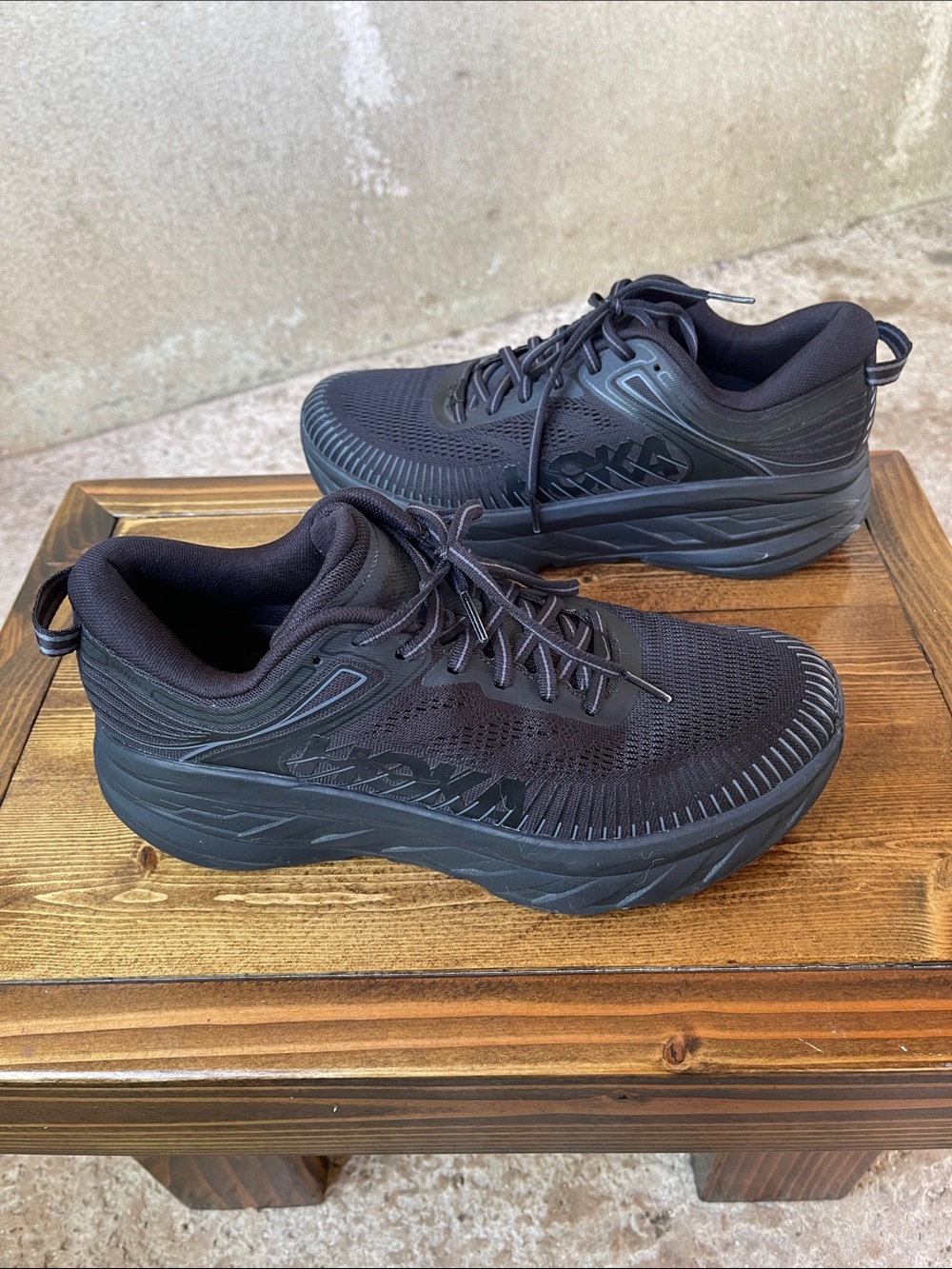 Hoka One One Bondi 7 Women’s 9.5 All-Black Performance Running Sneakers